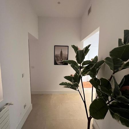 Private Rooms In Magdalena Street Madrid Exterior photo